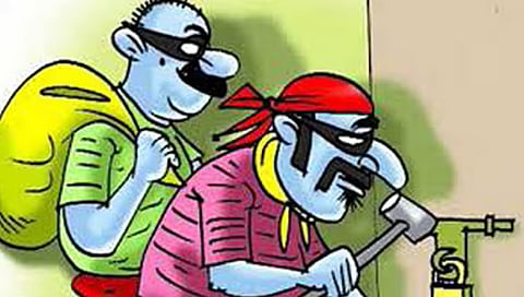 सांगली :भरदिवसा फ्लॅट फोडून 23 तोळे दागिने लंपास