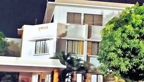 अनेक वर्षांपासून ‘बड्या’ अधिकार्‍यांचा विश्रामगृहातच मुक्काम