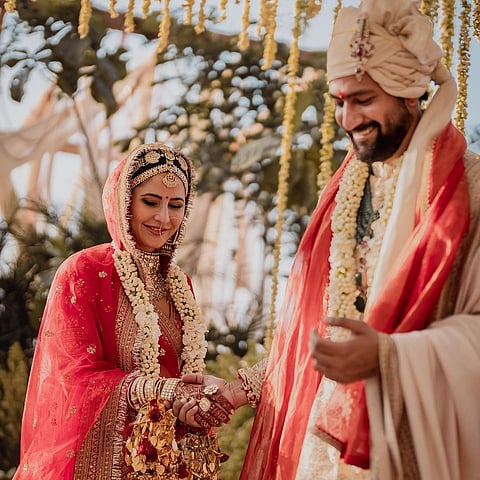 VicKat Wedding : विकी आणि कॅट अडकले विवाहबंधनात; फोटो झाले व्हायरल