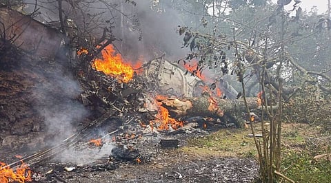 chopper crash : हवाई दल प्रमुखांची घटनास्‍थळी भेट, घटनास्थळी ब्लॅक बॉक्स सापडला