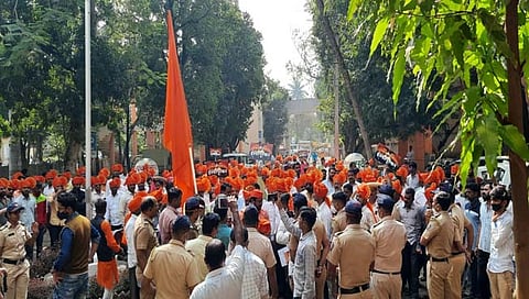 सांगली : इस्‍लामपूरचे इश्वरपूर नामकरणासाठी शिवसैनिकांचे पालिकेसमोर शक्‍तीप्रदर्शन