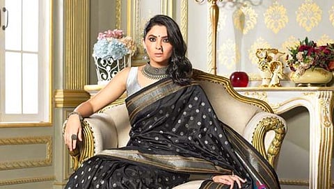 Sonalee Kulkarni  Makar Sankranti : काळ्या रंगाच्या साडीत नथीचा नखरा