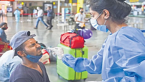 Corona Update : देशात २४ तासांत ३ लाख ३७ हजार नवे रुग्ण, ४८८ जणांचा मृत्यू
