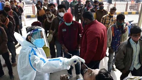 Coronavirus Updates : देशातील कोरोनाबाधितांचा आलेख उंचावला, २४ तासांत ३,२७५ नवे रुग्ण, ५५ मृत्यू