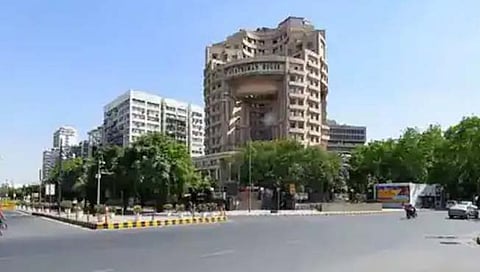 दिल्‍लीत खासगी कार्यालयांसाठी ‘वर्क फॉर्म होम’, रेस्‍टारंटसह बारही राहणार बंद