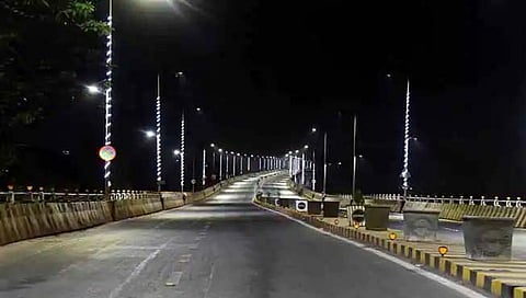 Weekend curfew : दिल्‍लीत विकेंड कर्फ्यू : कोरोना संसर्ग दर ५ टक्‍क्‍यांपेक्षा अधिक