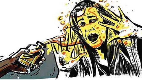 कर्नाटक : बंगळुरात युवतीवर अ‍ॅसिड हल्‍ला