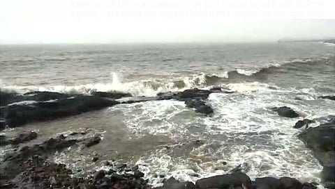Konkan Atmosphere :  काही ठिकाणी हलका पाऊस, आंबा बागायतदार धास्‍तावला