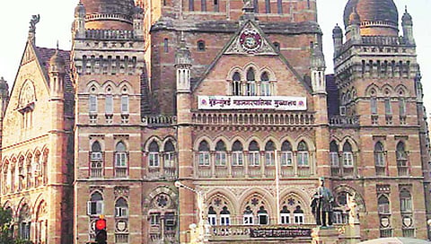 Shivsena – Bjp : नगरसेवक स्थायी समिती दालनाबाहेर भिडले