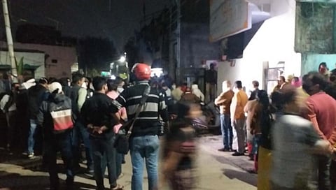 नागपूर : दयानंद पार्क परिसर येथे घटनास्थळी जमा झालेली गर्दी 