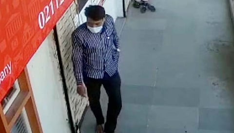 Baramati Crime : बारामतीत तरुणीवर चाकू हल्ला (video)