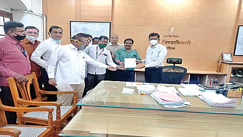 नाशिक : 50 हजार शासकीय कर्मचारी आजपासून संपावर ; अपर जिल्हाधिकार्‍यांना निवेदन