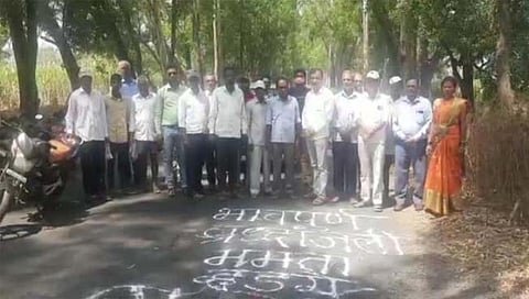 Belgaum : बहिण-भावाच्या अपघाती मृत्यूनंतर रस्त्याच्या प्रश्नावरून संत्तप्त नागरिक रस्त्यावर