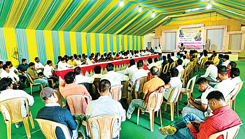नाशिक : कुटुंबासह हजारो मराठा बांधव आझाद मैदानावर राहणार, संभाजीराजेंच्या उपोषणाला पाठिंबा