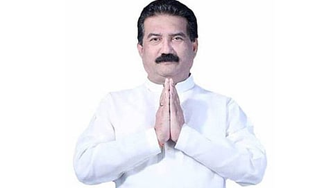 शिवसेना नेते यशवंत जाधव यांच्या घरावर इन्कम टॅक्सची धाड