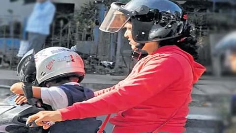 चार वर्षाखालील बालकांना हेल्मेट सक्‍ती