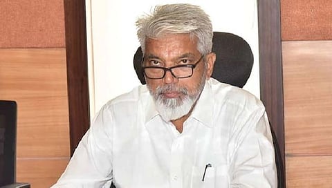पालकमंत्री दादा भुसे : गरिबांसाठी लवकरच आरोग्य कक्षाची उभारणी