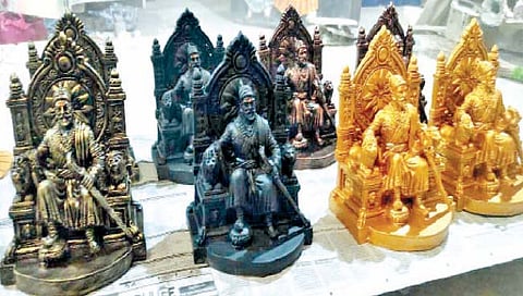 बेळगावातून अमेरिकेला पाठविले ७० शिवपुतळे