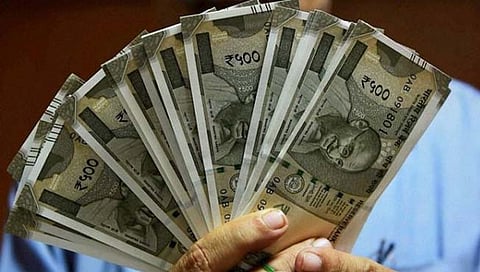 Share Market मध्ये विक्रीचा दबाव! FIIs नी १५ दिवसांत १५ हजार कोटी काढून घेतले, ‘या’ २ क्षेत्रांना मोठा फटका