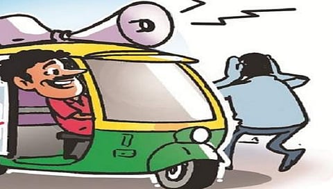 नाशिक : घरपट्टी भरा, जप्तीची कारवाई टाळा; रिक्षावर भोंगे लावून कर भरण्याचे आवाहन