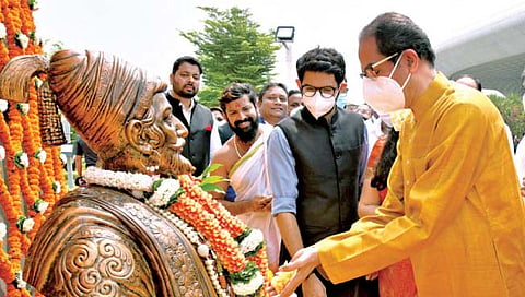 विधानसभेत शिवजयंतीवरून रंगला वाद