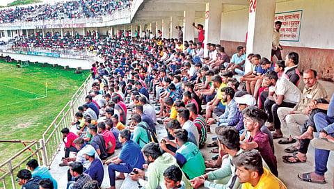 कोल्हापूर : फुटबॉल मैदान पुन्हा हाऊसफुल्‍ल
