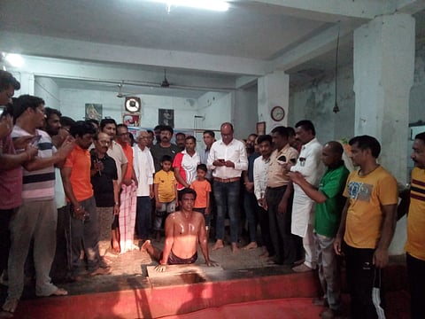 पुरुषोत्तम चौधरी यांचा नवा विक्रम  वयाच्या पन्नाशीत २५५० पुशअप