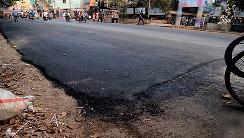 इस्लामपुरात रस्ते उंच; इमारती झाल्या खुज्या!