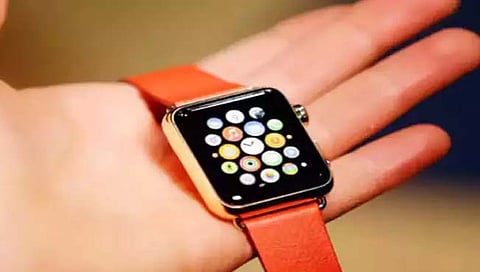 Apple smartwatch : नवर्‍याने मारलं पण, ‘स्मार्ट वॉच’ने  तारलं!