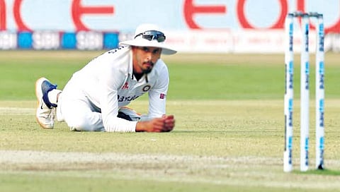 चिन्‍नास्वामी खेळपट्टीवर आयसीसीचे ताशेरे