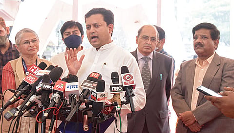 अमित देशमुख : युक्रेनमधील विद्यार्थ्यांचे शैक्षणिक नुकसान टाळणार