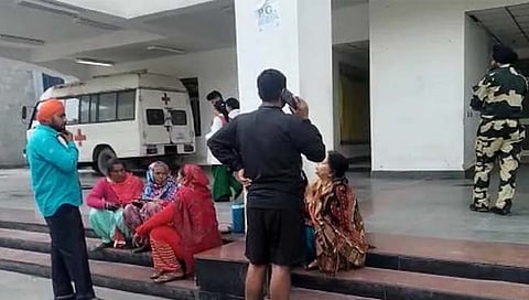 गोळीबारात जखमी झालेल्‍या जवानांना अमृतसर येथील गुरु नानक देव हॉस्‍पिटलमध्‍ये दाखल करण्‍यात आले आहे. 
