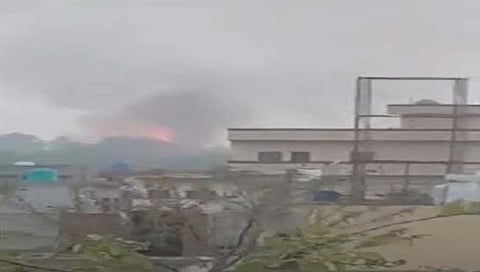 Blast In Pakistan : सियालकोट लष्‍कर छावणी परिसर साखळी स्‍फोटाने हादरला