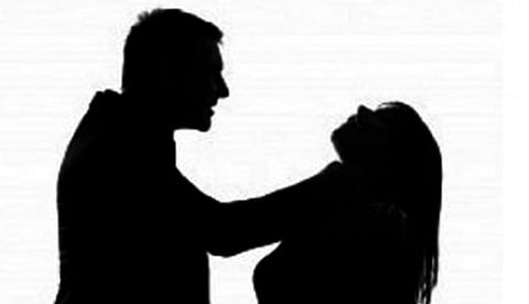 उल्हासनगर : प्रेमसंबंध तोडल्याच्या रागातून प्रियकराचा विधवा महिलेवर हल्ला