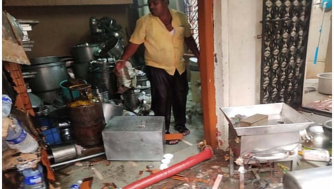Cylinder explosion : जळगाव : सिलिंडरच्या स्फोटात एक ठार, एक जखमी