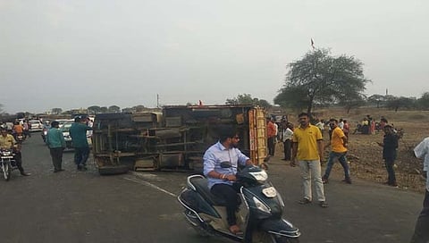 नाशिक : मालेगाव-चाळीसगाव मार्गावर टेम्‍पोला अपघात; ४ ठार, १५ जखमी