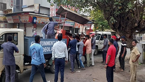 अतिक्रमणांवर हातोडा,www.pudhari.news