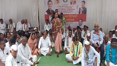धुळे : इंधन दरवाढी विरोधात काँग्रेस आक्रमक ; तीव्र स्वरुपाच्या आंदोलनाचा इशारा