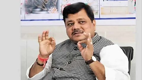 शरद पवार बोलतात त्याच्या उलट होत असते : प्रवीण दरेकर