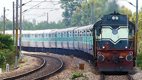 मध्य रेल्वेकडून मुंबई ते महू दरम्यान २० अतिजलद गाड्या