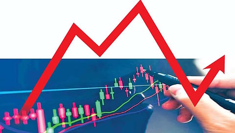 Stock Market Updates | शेअर बाजारात विक्रीचा दबाव कायम, बँका, ऑटो, आयटी स्टॉक्सना फटका
