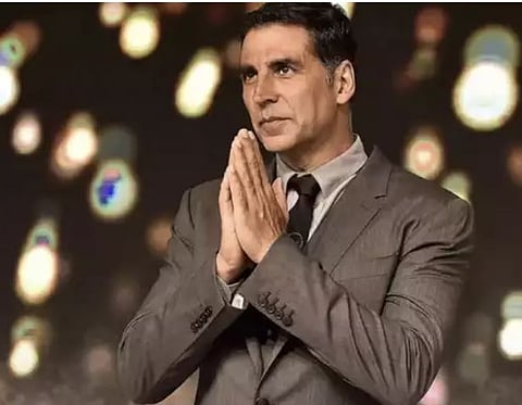 Akshay Kumar : अक्षय आता चित्रपटासाठी १०० कोटी घेणार नाही!