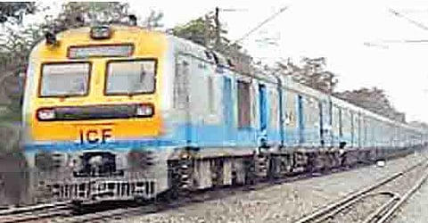 पुणे : डेमू, मेमू आता येत्या 11 तारखेपासून पूर्ण क्षमतेने धावणार