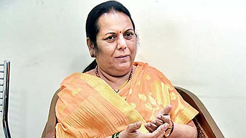 Neelam Gorhe criticism on Rupali Chakankar