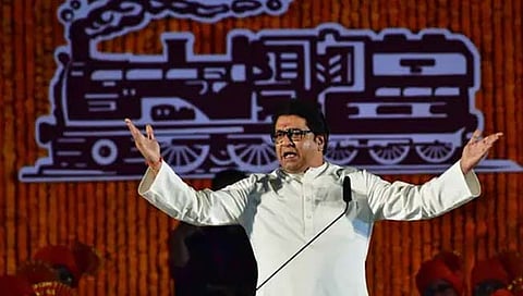राज ठाकरेंच्या सभेच्या भोंग्याची ‘नसबंदी’ होणार ? पोलीसांकडून जमावबंदीचा आदेश लागू !