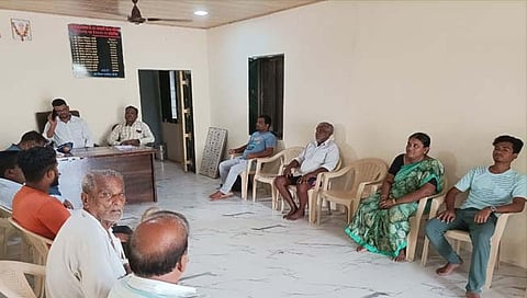 बैठक : राज्याचे मत्सव्यवसाय आयुक्त डॉ. अतुल पाटणे सोबत नौका मालक, चालक आणि मच्छिमार