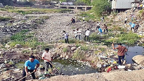 मालेगाव : कचरा रस्त्यावर टाकल्यास 10 हजार दंड ; दुकानदार, टपरीचालकांना नोटीसा