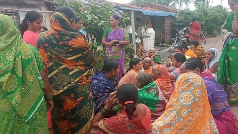 काेल्‍हापूर :  हेरवाड येथील गायकवाड कुटुंबीयांनी केली विधवा प्रथा बंदी निर्णयाची अंमलबजावणी
