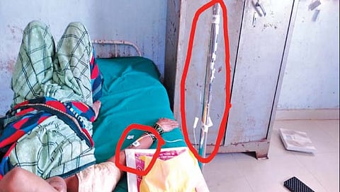 रुग्णांचे हाल; चिकटपट्टीऐवजी स्टीकर; अधिकार्‍यांसह, कर्मचार्‍यांची मनमानी