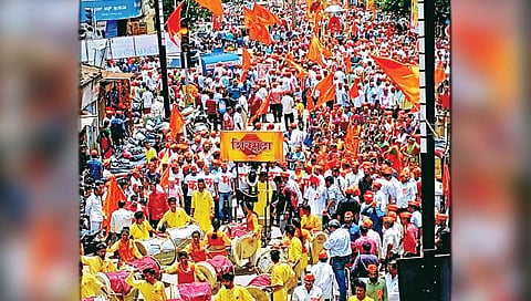 एकीचे बळ, घुमले मराठा वादळ!, भव्य शोभायात्रेसह गुरुवंदनला प्रतिसाद